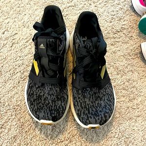 Adidas Swift Run Shoe Size 8 Womens